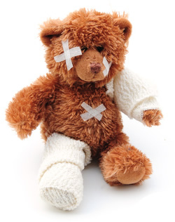Injured Teddy Bear © claireliz - Fotolia.com